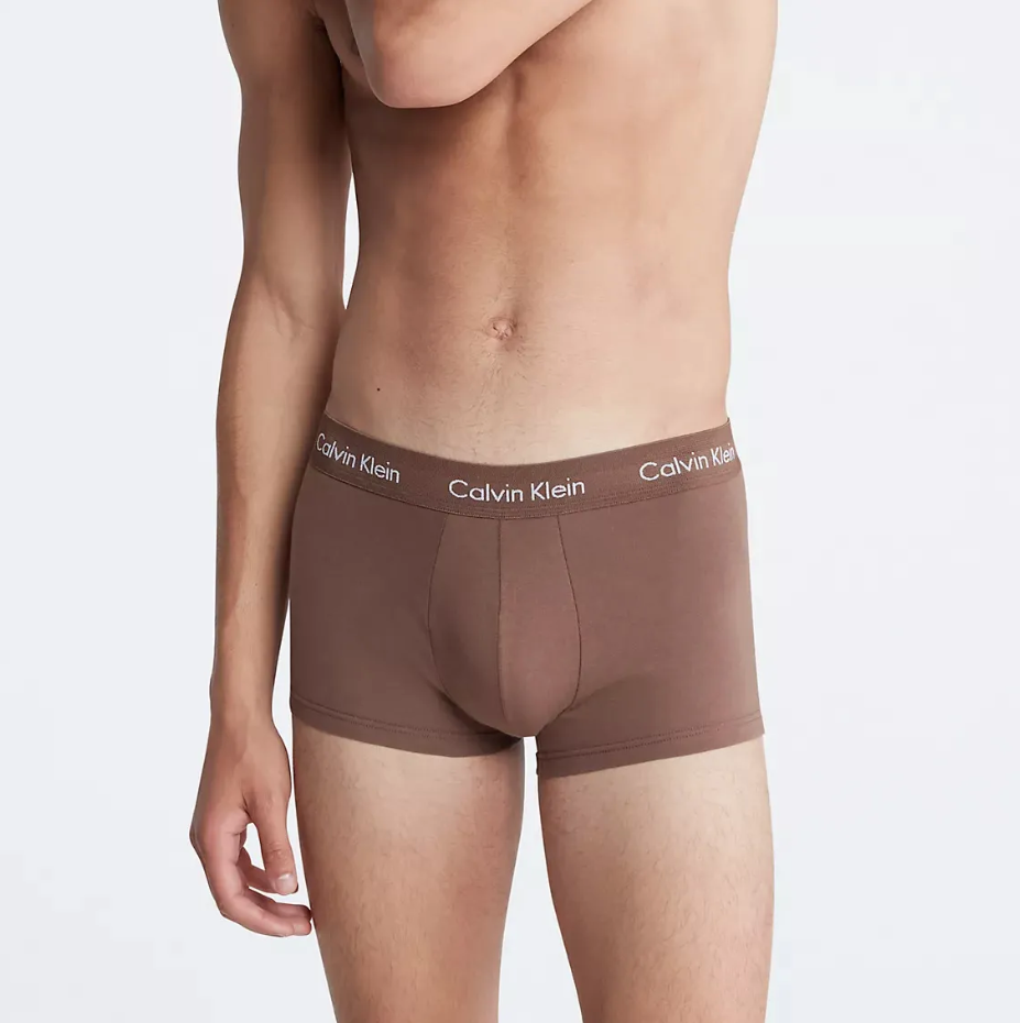 Calvin Klein：ローライズトランクス 3PK (ブラック/ココアブラウン/ルージュ)