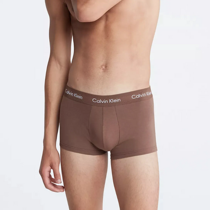 Calvin Klein：ローライズトランクス 3PK (ブラック/ココアブラウン/ルージュ)
