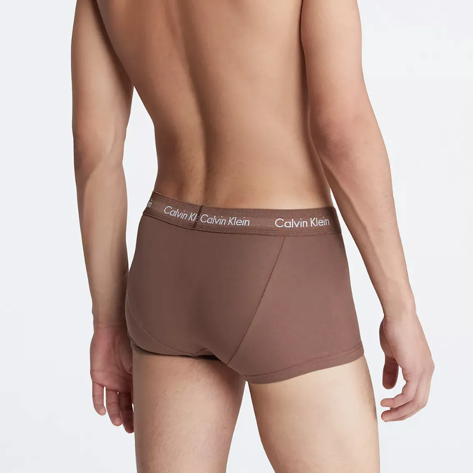 Calvin Klein：ローライズトランクス 3PK (ブラック/ココアブラウン/ルージュ)